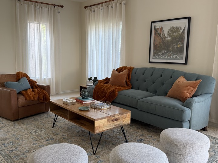 Furnished upstairs loft